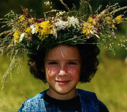 ana baranjin as kid with flower crown